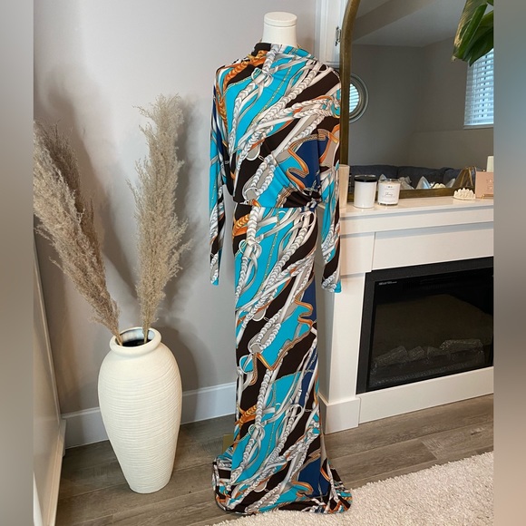 Long dress - Picture 1 of 3